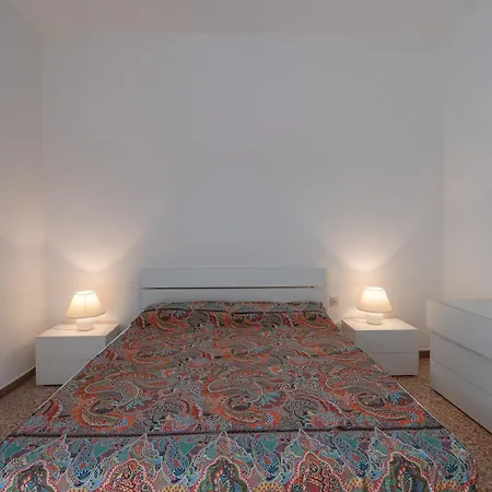 Tiffany Apartment *